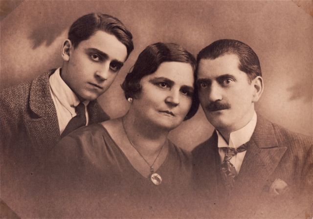 Deze spectaculaire cursus leerde echtparen om mekaars gedachten af te luisteren. Vader was er niet goed van.